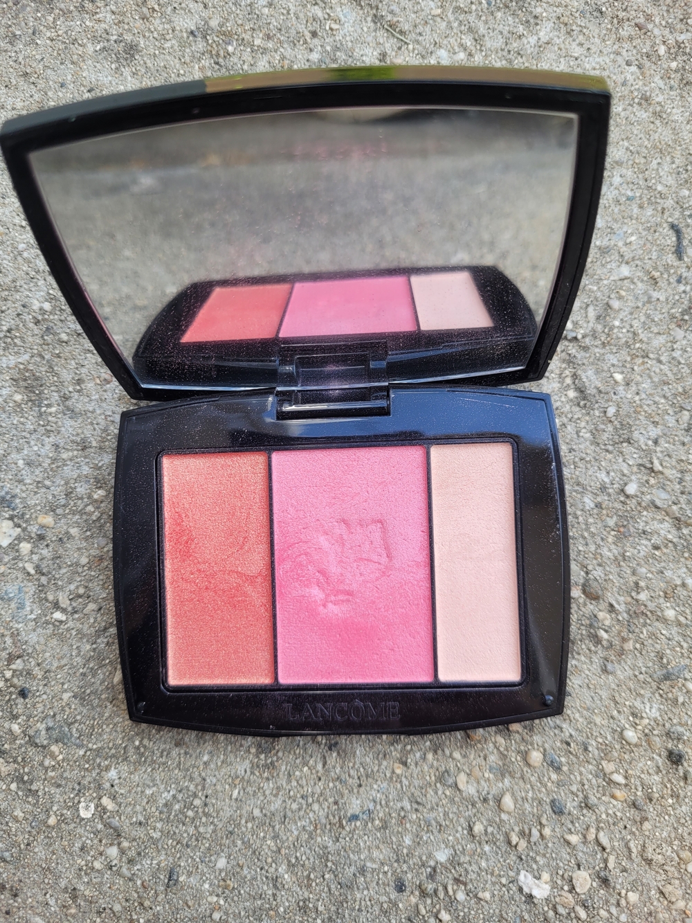 Lancôme Blush Subtil Palette in the shade 336 Ménage à Trois Kissed